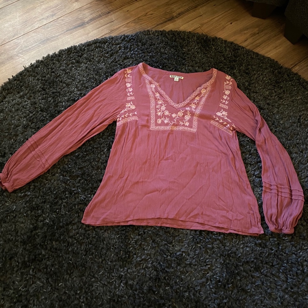 Embroidered loose long sleeve